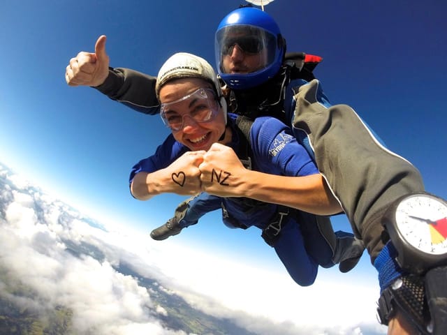 13,000ft Skydive - Photo 1 of 7